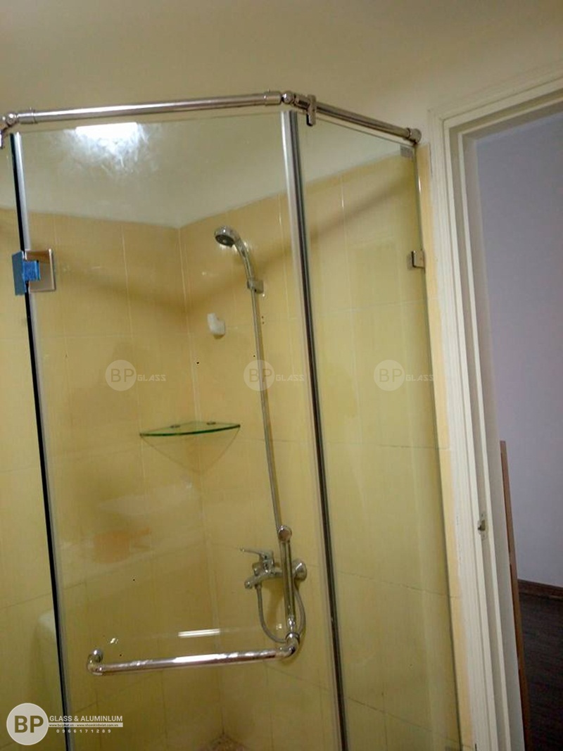 Thi công vách kính nhà tắm 368 Quang Trung Hà Đông